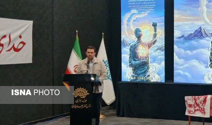 هنرمندان، هنر و استعداد خود را وقف اسلام و کشور کنند