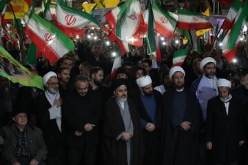 حضور پرشور شبانه مردم ارومیه گرمابخش سرمای اردیبهشتی شد