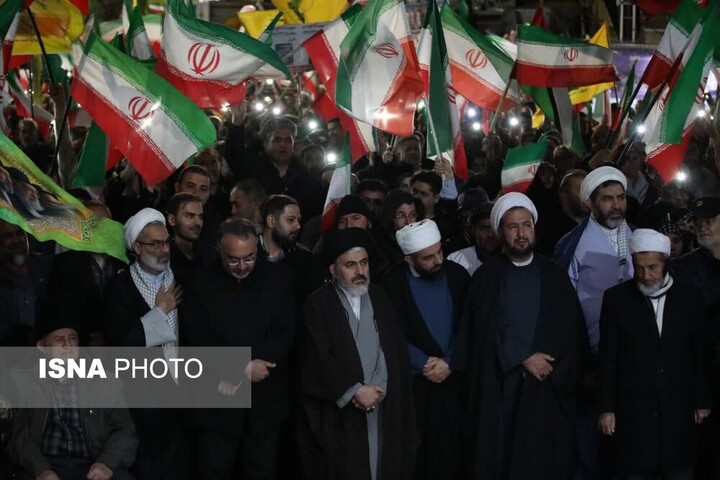 حضور پرشور شبانه مردم ارومیه گرمابخش سرمای اردیبهشتی شد