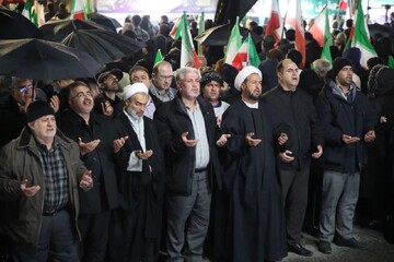پنجاه و هفتمین شب گردهمایی مردمی در ارومیه؛ باران مانع حضور نشد