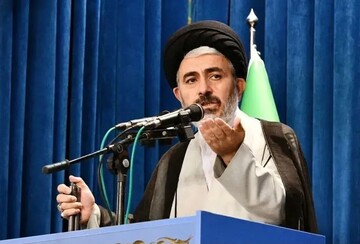 تأکید امام جمعه ارومیه بر لزوم آرایش جنگی مسئولان برای عبور از چالش‌های اقتصادی