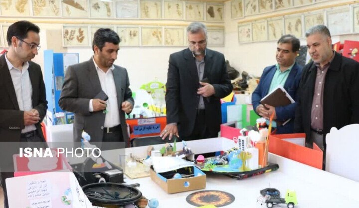 ارائه ۱۴۲۰ اثر دانش آموزان ابتدایی خوی در جشنواره جابربن‌حیان