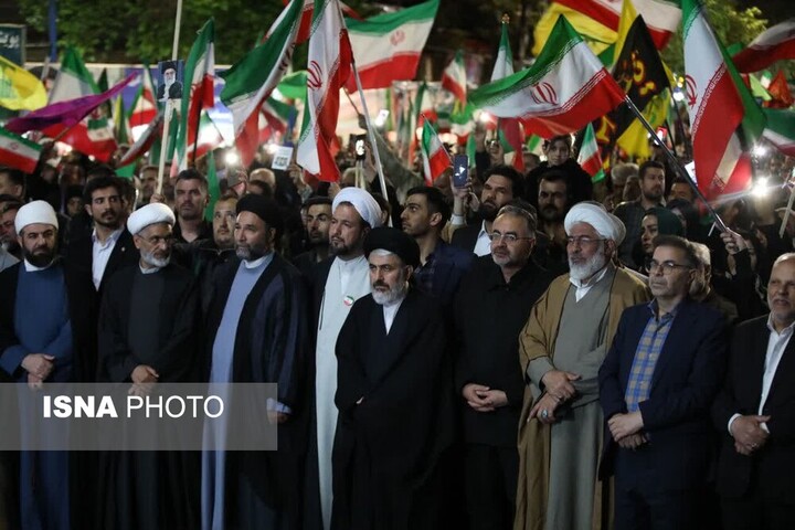 در شب هفتاد و دوم، میدان ولایت فقیه ارومیه همچنان میزبان خروش مردمی