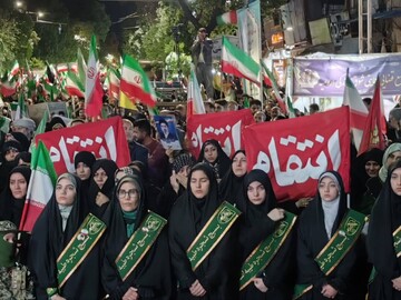 عضو هیئت علمی دانشگاه لرستان: باید در جبهه واحد با شعار واحد در مقابل دشمن مقاومت کنیم