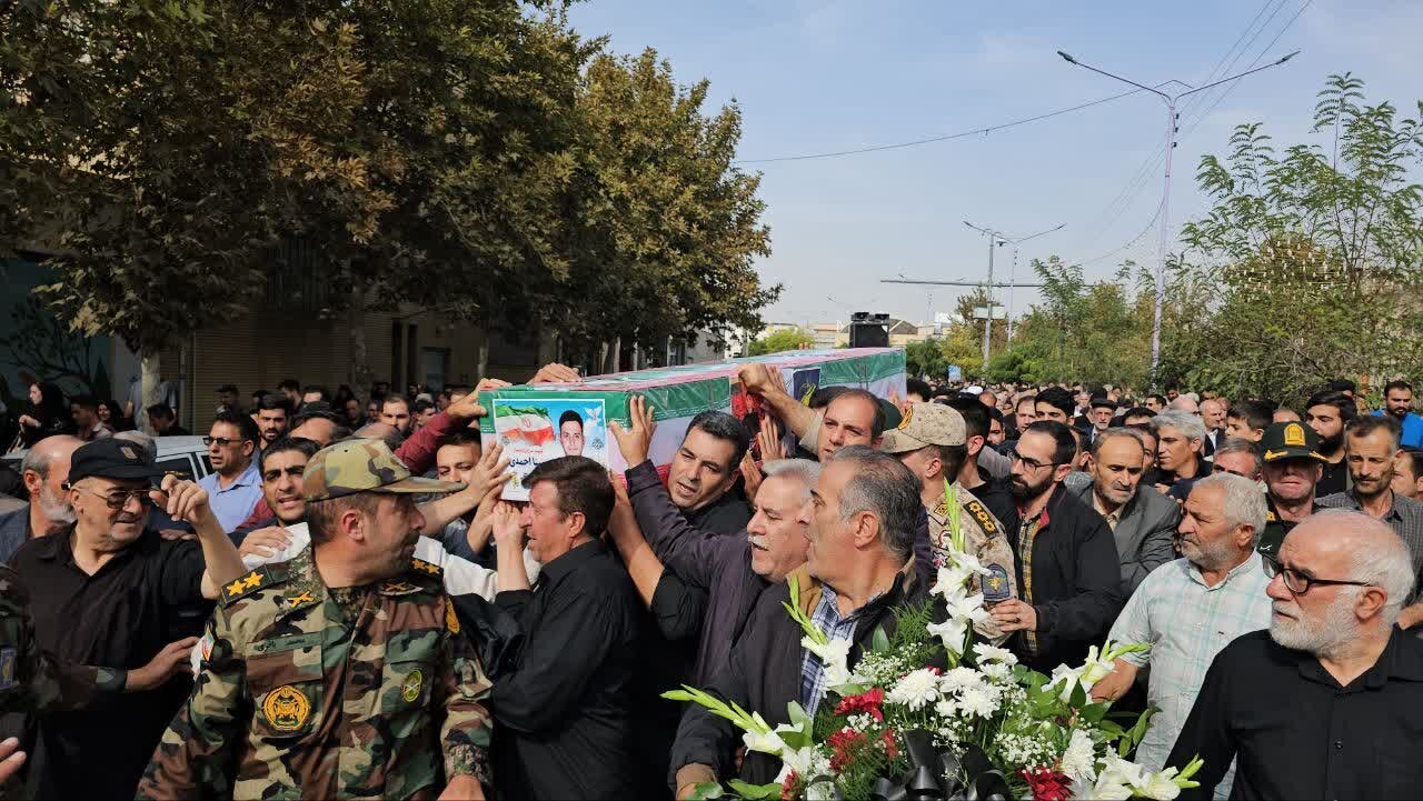 پیکر مطهر شهید سینا احمدی تشییع شد