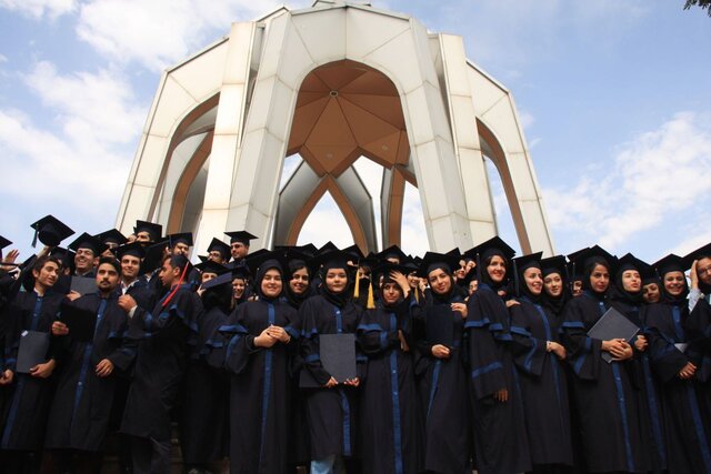 دیگر مدرک دکترا مزیت تلقی نمی‌شود/ دانشجویان به دنبال ورود سریع به بازار کار هستند