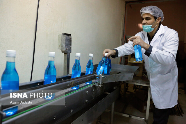 تلاش شبانه‌روزی صنعتگران در جبهه بهداشت، این قسمت تولید الکل