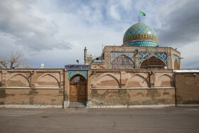 اطراف بقعه تاریخی امامزاده حسین (ع) قزوین در اولین روزهای نوروز  