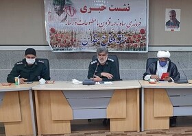 رسانه‌ها مانند یک پاسدار از انقلاب اسلامی دفاع کنند