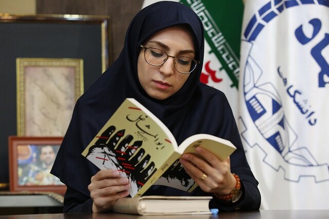 نگاهی به مسئله «طلب تحسین» در وجود شاعر