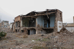 بنای تاریخی خانه مؤمنان متعلق به خاندان مؤمنان نمونه‌ای ارزشمند از خانه‌های سنتی به‌جای مانده از دوره پهلوی اول است که در محله دباغان در مجاورت امامزاده حسین (ع) و مسجد مقبره شهید ثالث واقع شده است. این بنا در تاریخ ۱۱ مهر ۱۳۹۷ با شماره ۳۲۱۱۲ در فهرست میراث ملی غیرمنقول کشور به ثبت رسیده است.