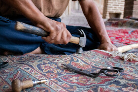 رفوگری یا هنر مرمت فرش به روش‌هایی گفته می‌شود که معایب یا خرابی‌های فرش را اصلاح می‌کند. 