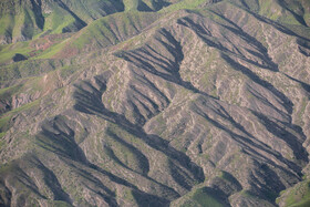 البرز رشته کوهی در بخش شمالی ایران است.  این رشته کوه از سوی باختر از جمهوری آذربایجان آغاز می‌شود و در سوی شرق تا درون ترکمنستان و افغانستان دنباله می‌یابد.  دامنه‌ها و دره‌های البرز از تفرجگاه‌های مهم مردم استان‌های مازندران، تهران، زنجان، البرز، قزوین و سمنان است.