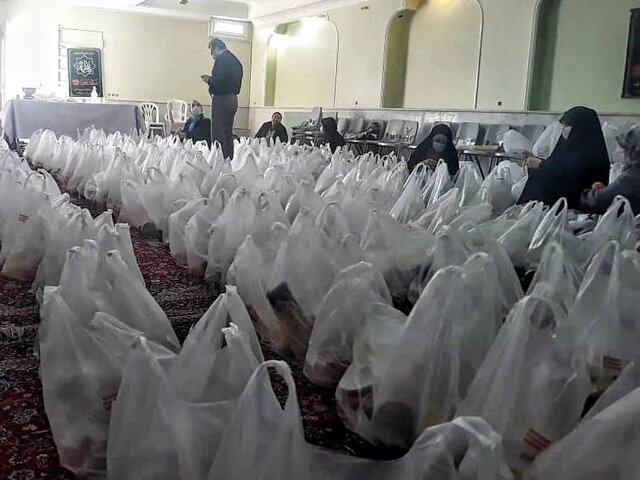 اهدای ۷۰۰ بسته معیشتی به خانواده‌های نیازمند قزوینی در شب یلدا