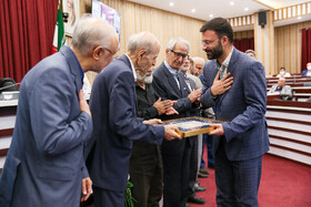 آیین تجلیل از پروفسور «باقر ساروخانی» در قزوین