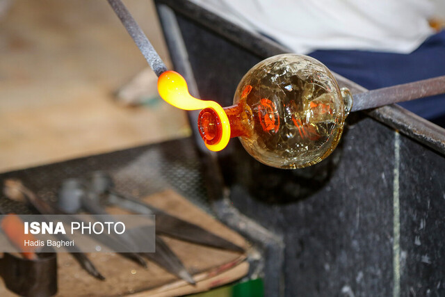 احیای شیشه‌گری سنتی در قزوین، دمی که تاریخ را زنده می‌کند
