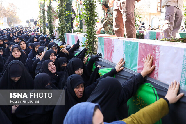 پیکر ۹ شهید گمنام در کرمان تشییع شد