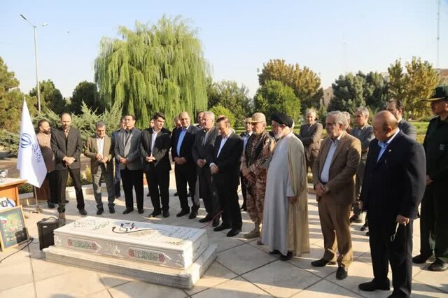 دیدار با ایثارگران حرکتی ملی و فرهنگی است