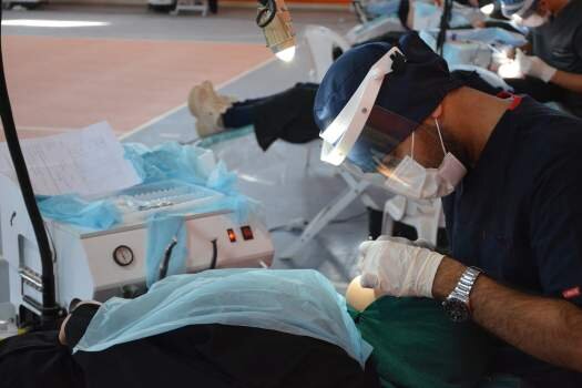 ارائه ۶۰۰ خدمت دندانپزشکی توسط گروه‌های جهادی در قزوین