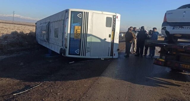 برخورد ۱۹ خودرو در محور «قزوین-زنجان»