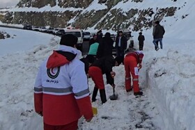 رهاسازی بیش از ۴۵۰ خودروی گرفتار برف در قزوین