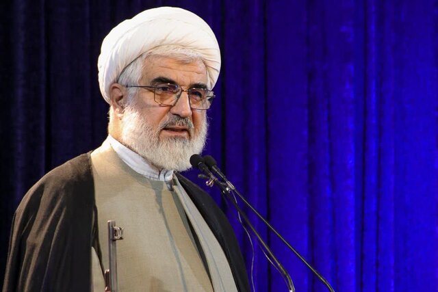 مقاومت ملت ایران دشمن را زیر فشارهای اجتماعی و اقتصادی له خواهد کرد