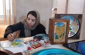 اجرای کارگاه‌های تولید زنده صنایع‌دستی در بناهای تاریخی قزوین