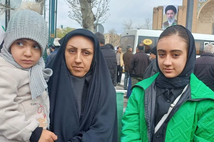 زنان و دختران ایران‌زمین پای کار انقلاب و نظام هستند