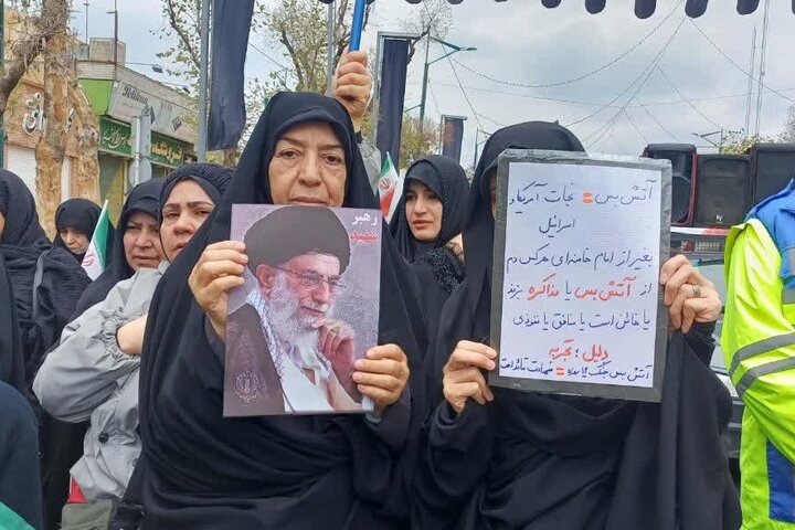 زنان و دختران ایرانزمین پای کار انقلاب و نظام هستند