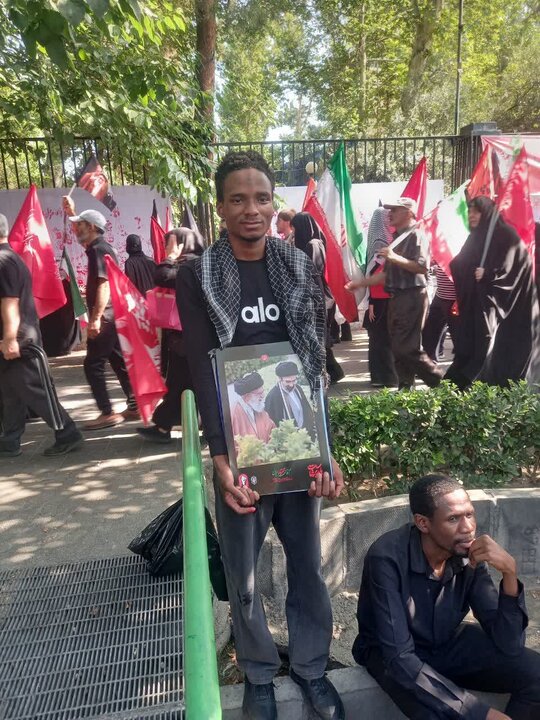 حضور ۵۰ دانشجوی خارجی قزوین در تشییع رهبر شهید