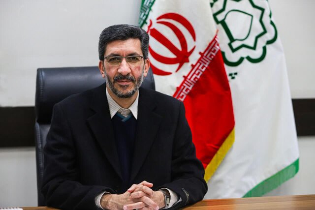 اکران نمایشگاه عفاف و حجاب همزمان با دهه کرامت در ناوگان اتوبوس‌رانی قم

