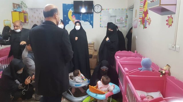 بازدید معاون امور زنان و خانواده رییس جمهور از شیرخوارگاه صدف قم