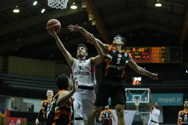 شیمیدر به نیمه نهایی رسید شیمیدر به نیمه نهایی رسید