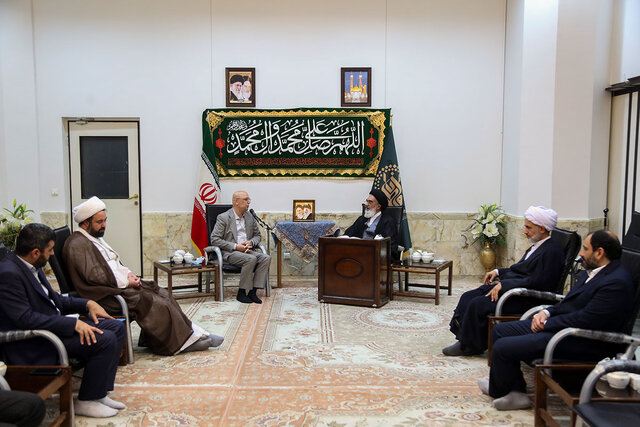 وزیر علوم: به دنبال تعاملات علمی با دنیا هستیم