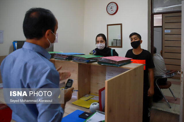 دریافت هرگونه هزینه در زمان ثبت نام به جز مبلغ کتاب و بیمه در مدارس ممنوع است