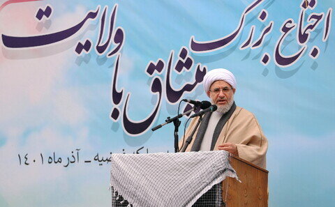 همه اشرار جهان علیه انقلاب اسلامی بسیج شده اند/ رأفت نظام، توطئه گران را به غلط نیندازد همه اشرار جهان علیه انقلاب اسلامی بسیج شده اند/ رأفت نظام، توطئه گران را به غلط نیندازد