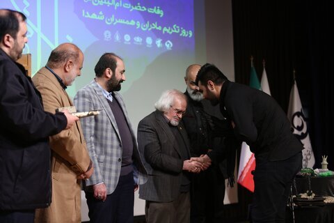 گزارشی از اختتامیه نخستین کنگره ملی شعر و نوحه زلال قریحه برگزار شد