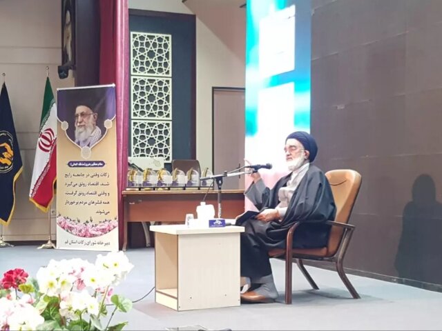 مسئولان باید سهم خود را در انقلاب ایفا کنند