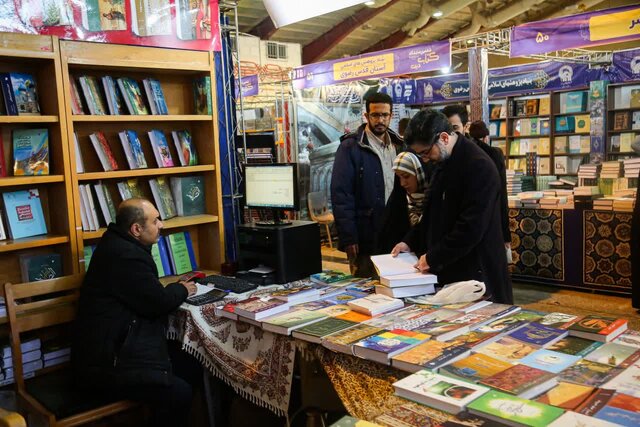 نمایشگاه کتاب دین استان قم از ظرفیت ارتقاء گردشگری تا برگزاری در سطح بین المللی+ تصاویر