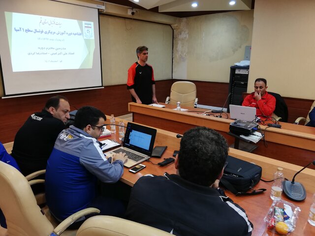 دوره آموزش مربیگری فوتسال سطح ۱ آسیا در قم آغاز شد + تصاویر