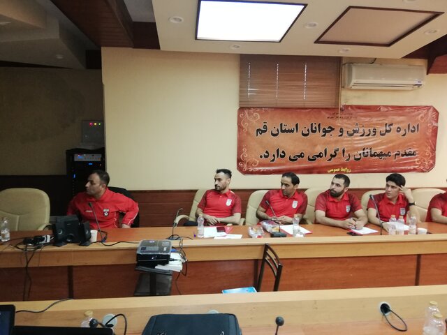 دوره آموزش مربیگری فوتسال سطح ۱ آسیا در قم آغاز شد + تصاویر