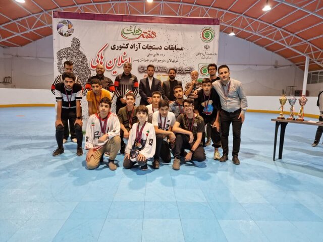 نوجوانان و جوانان اسکیت باز قمی در سکوی دوم و سوم مسابقات کشوری قرار گرفتند نوجوانان و جوانان اسکیت باز قمی در سکوی دوم و سوم مسابقات کشوری قرار گرفتند