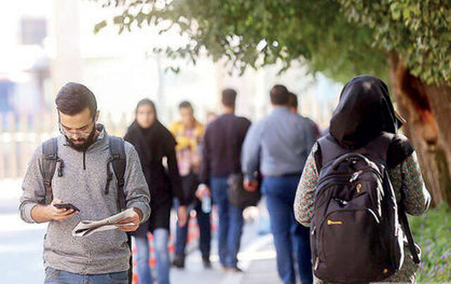 جوان انقلابی آماده رویارویی با دشمن در میدان عمل است جوان انقلابی آماده رویارویی با دشمن در میدان عمل است
