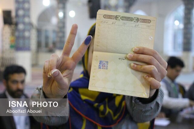 وجود ۳۵ هزار رای‌اولی در شهرستانهای تهران/ دانش‌آموزان،‌ همیاران فرماندار پای صندوق‌های رای