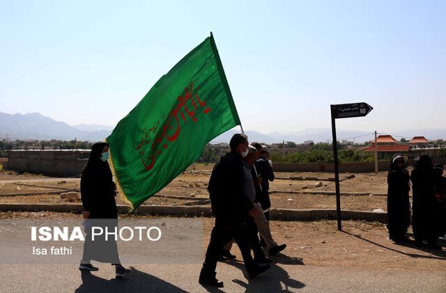 عکس تزئینی است برپایی موکب درمانی انصار الحسین(ع) در مسیر نجف به کربلا