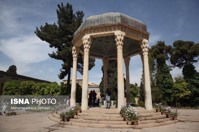 پیوند لفظ و معنا؛ راز جاودانگی حافظ