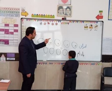یک معلم: پرورش فرهنگ گفت‌وگو، زیربنای رشد امید در نوجوانان است