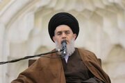 استاد حوزه علمیه: هر کس که به وحدت جامعه آسیب بزند بی‌تردید از خائنین است