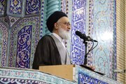 امام جمعه قم: خیابان‌های ایران لنگر ثبات نظام است / مردم موازنه قدرت را حفظ کردند