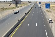 اجرای طرح خط‌کشی گرم در محور کریدوری آزاد راه قم – کاشان